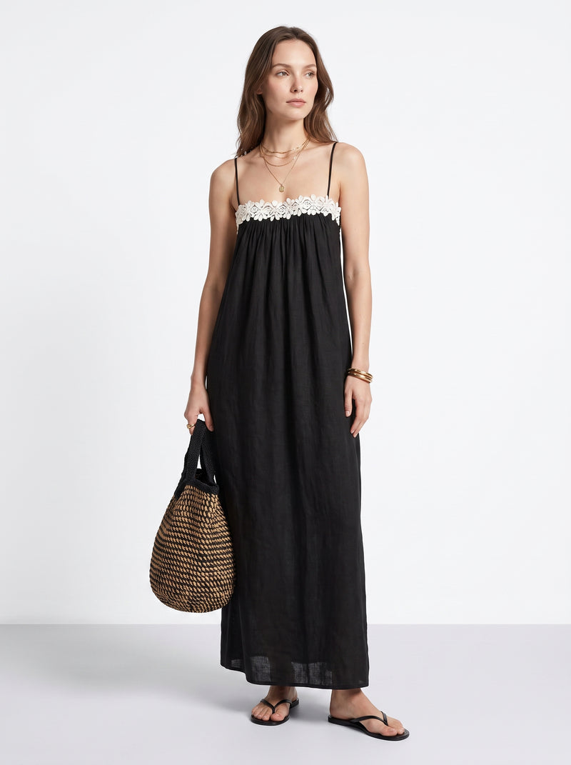 Eleonora | Maxi abito nero con dettaglio in pizzo e spalline sottili